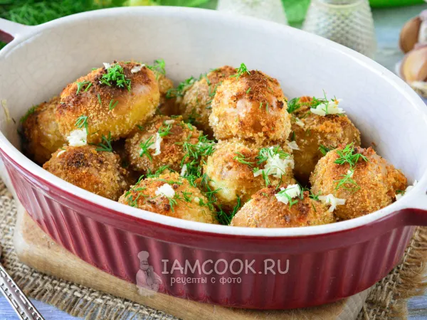 Фото готового блюда: Чесночная картошка в духовке