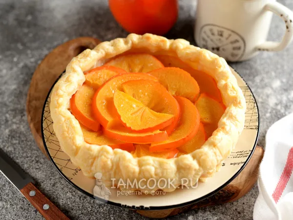 Фото готового блюда: Пирог с хурмой