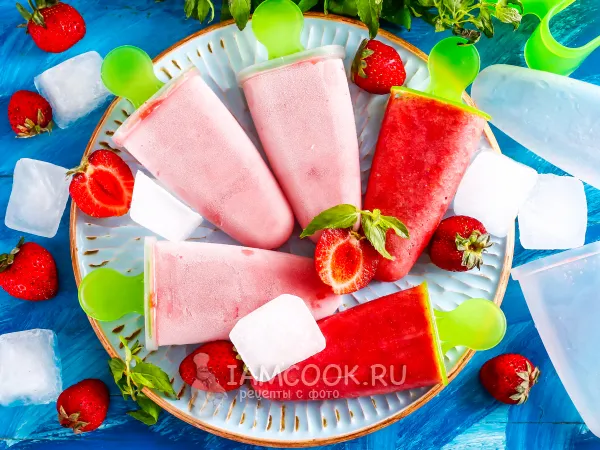 Фото готового блюда: ПП мороженое из банана и клубники