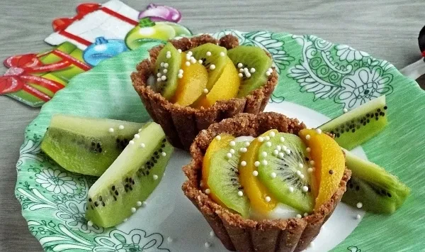 Фото блюда: Шоколадные корзинки с кремом и фруктами