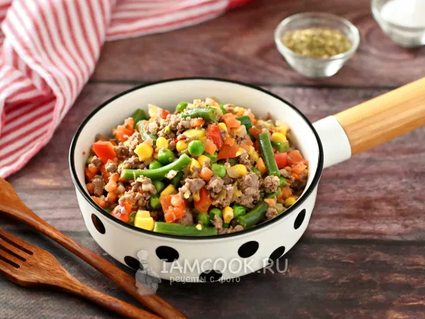 Фото готового блюда: Мексиканская смесь с фаршем на сковороде