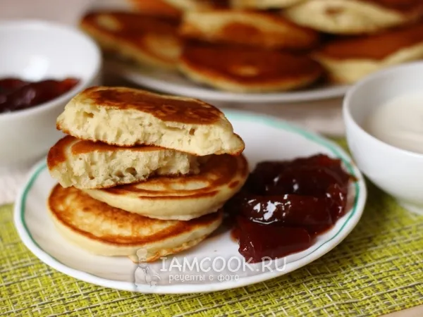 Фото готового блюда: Пышные оладьи на кефире для ребенка