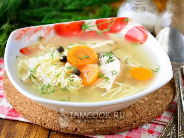 Фото готового блюда: Куриный бульон с вермишелью