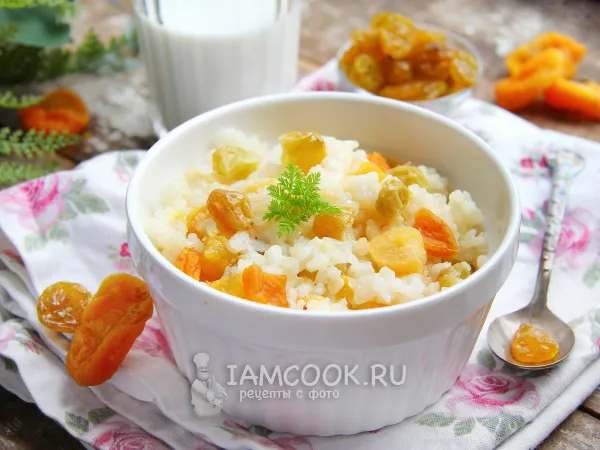 Фото блюда: Рисовая каша с изюмом и курагой (на молоке)