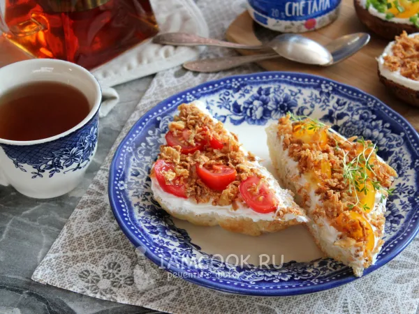 Фото блюда: Бутерброды с луком