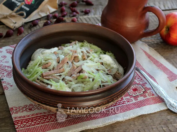 Фото готового блюда: Салат «Петровский» с редькой и говядиной