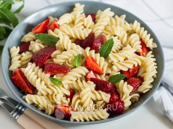 Фото блюда: Макароны с клубникой