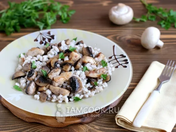 Фото готового блюда: Перловка с грибами и курицей