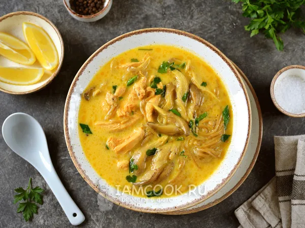 Фото готового блюда: Суп карри с курицей