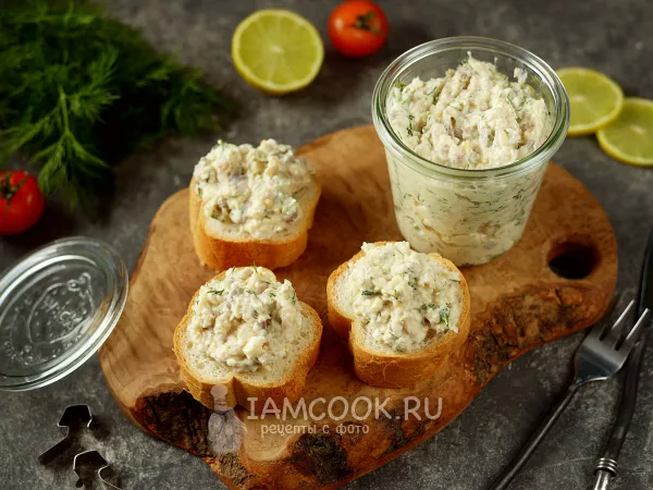 Фото блюда: Намазка из селедки на хлеб