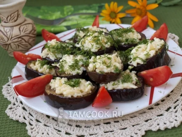Фото готового блюда: Баклажаны с сыром и чесноком