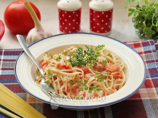 Фото блюда: Спагетти с камамбером и помидорами