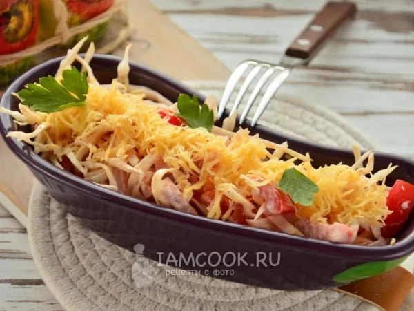 Фото готового блюда: Салат с капустой и ветчиной