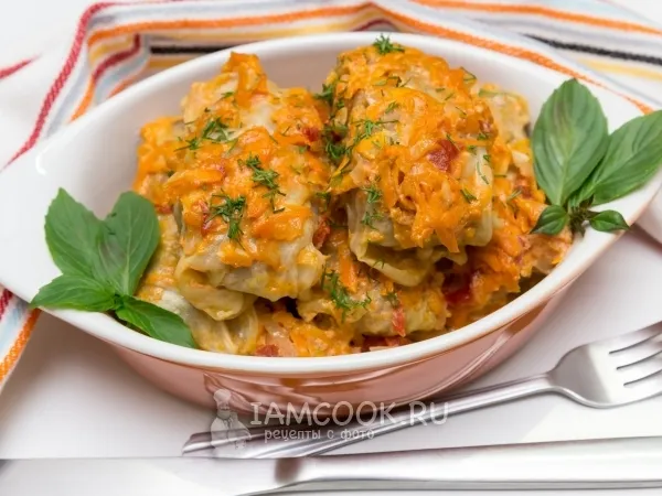 Фото готового блюда: Голубцы в томатно-сметанном соусе (в духовке)