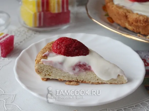 Фото блюда: Песочный пирог с клубникой