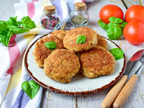 Фото готового блюда: Куриные котлеты с шампиньонами