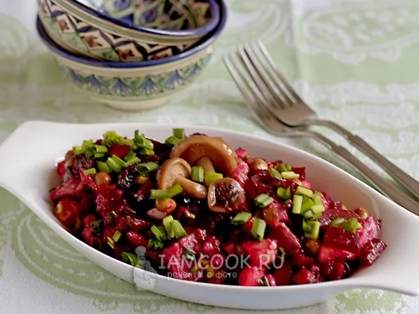 Фото блюда: Салат с грибами и свеклой