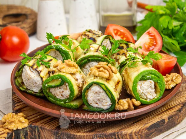 Фото блюда: Рулетики из кабачков с грецкими орехами