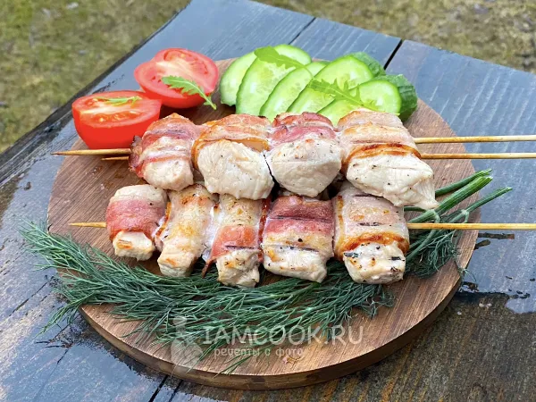 Фото готового блюда: Индейка в беконе на мангале