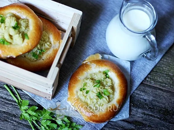 Фото готового блюда: Ватрушки с картошкой