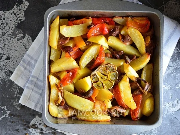 Фото блюда: Куриные желудки в духовке с картошкой