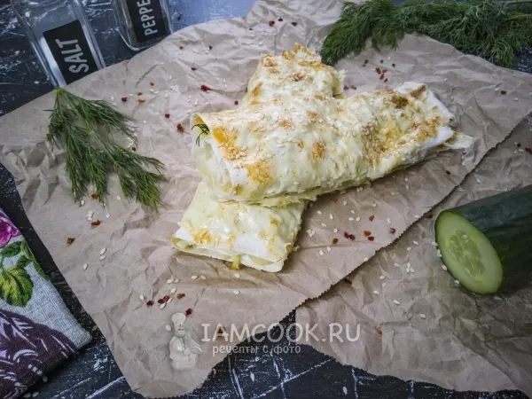 Фото готового блюда: Рулет из лаваша с капустой