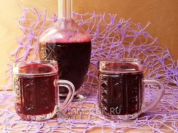 Фото готового блюда: Компот из жимолости на зиму