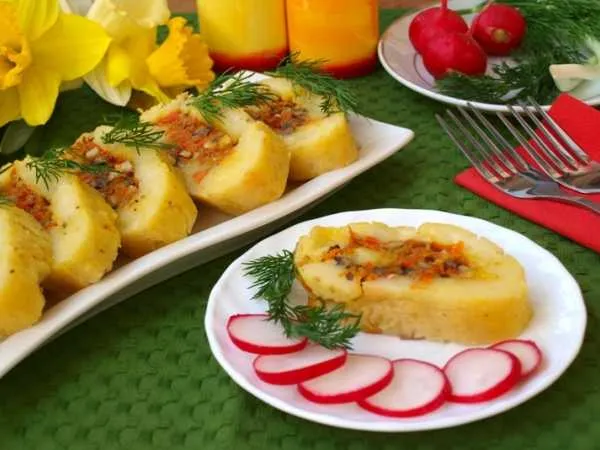 Фото готового блюда: Картофельный рулет с грибами