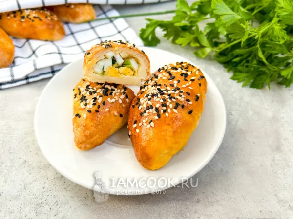 Фото готового блюда: ПП пирожки с луком и яйцом