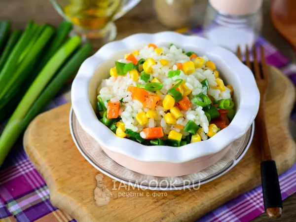 Фото блюда: Рис с кукурузой и морковью (на сковороде)