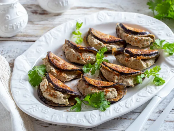 Фото готового блюда: Баклажаны дольками «по-грузински» (с грецкими орехами и майонезом)