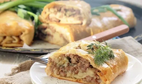 Фото блюда: Штрудель с мясом и картошкой