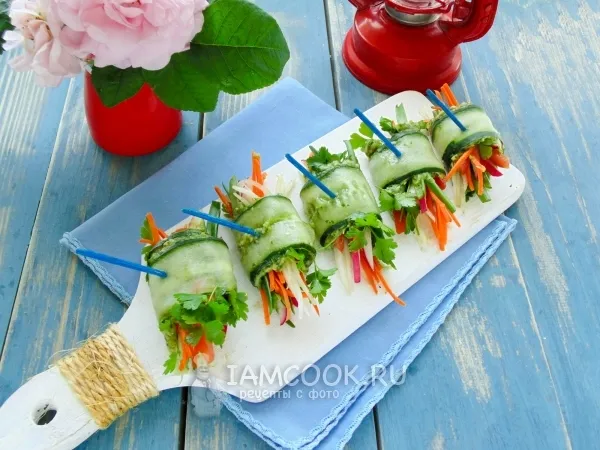 Фото готового блюда: Овощные роллы с огурцом и авокадо