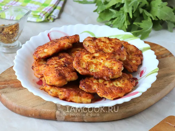 Фото готового блюда: Рубленые куриные котлеты с морковью