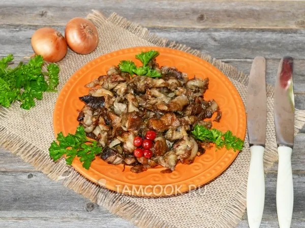 Фото готового блюда: Жареные грибы зонтики с луком