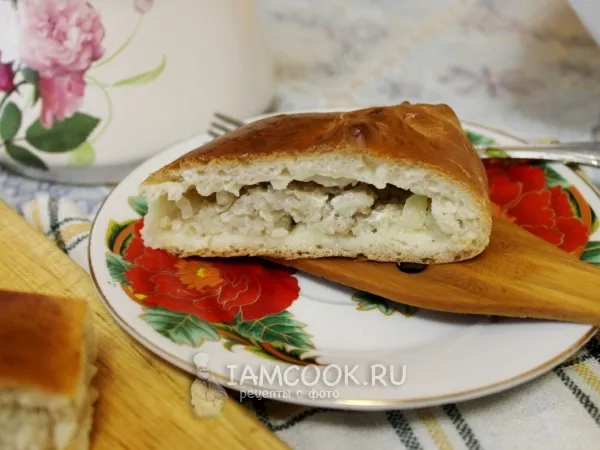 Фото готового блюда: Кулебяка с судаком и свининой