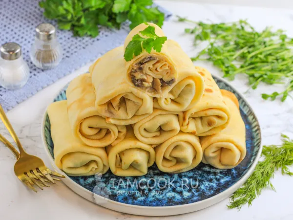 Фото блюда: Блины с курицей и грибами в сливочном соусе