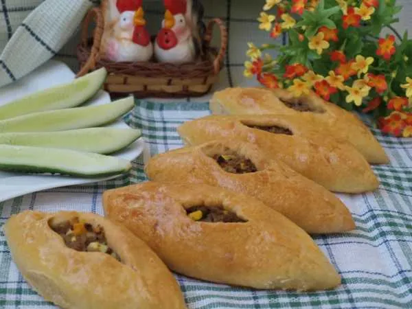 Фото готового блюда: Расстегаи с мясом