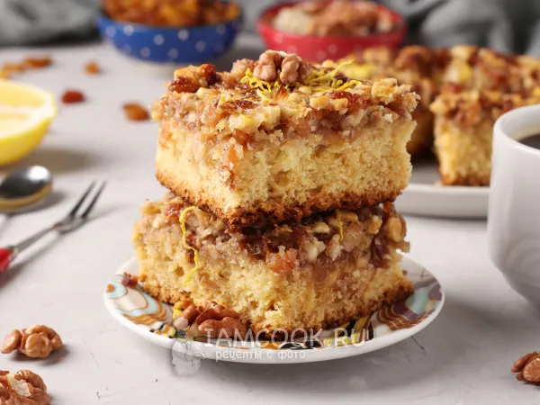 Фото готового блюда: Лимонный пирог с изюмом