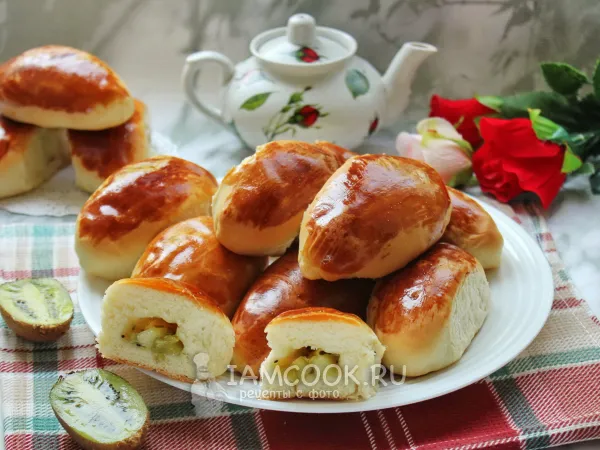 Фото готового блюда: Пирожки с киви