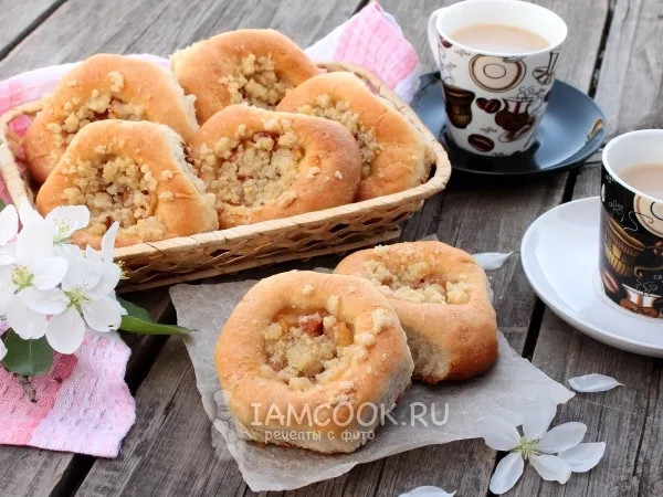 Фото готового блюда: Ватрушки с яблочной начинкой и штрейзелем