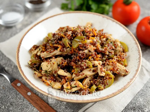 Фото готового блюда: Киноа с курицей и овощами