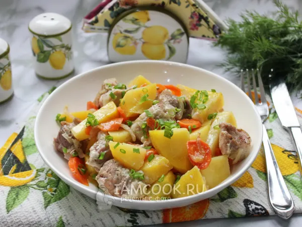 Фото блюда: Свиная шея с картошкой в духовке