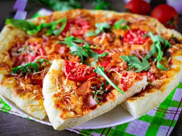 Фото блюда: Пицца с хамоном и рукколой