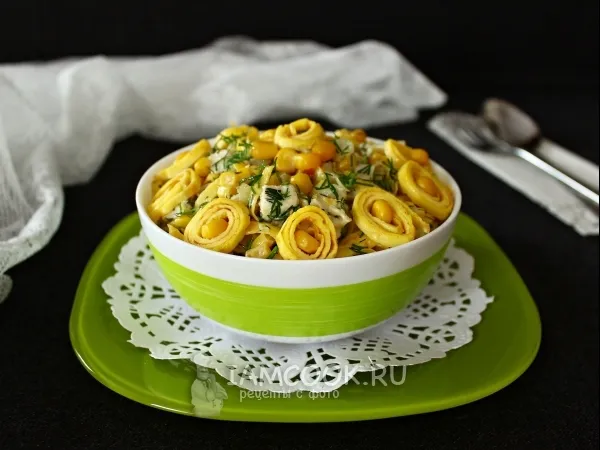 Фото блюда: Салат «Загадка» с яичными блинчиками