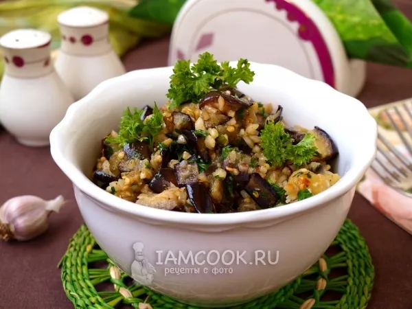 Фото блюда: Закуска из баклажанов с арахисом и чесноком