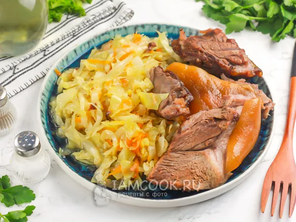 Фото блюда: Свиная рулька с капустой в рукаве в духовке