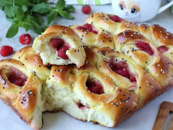 Фото блюда: Булочки с малиной (из дрожжевого теста)