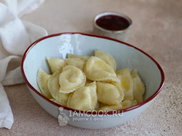 Фото блюда: Вареники с творогом и бананом