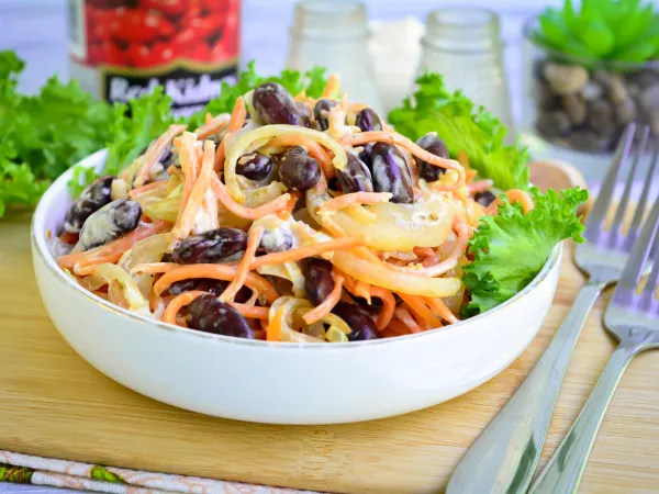 Фото готового блюда: Салат с красной фасолью и корейской морковью